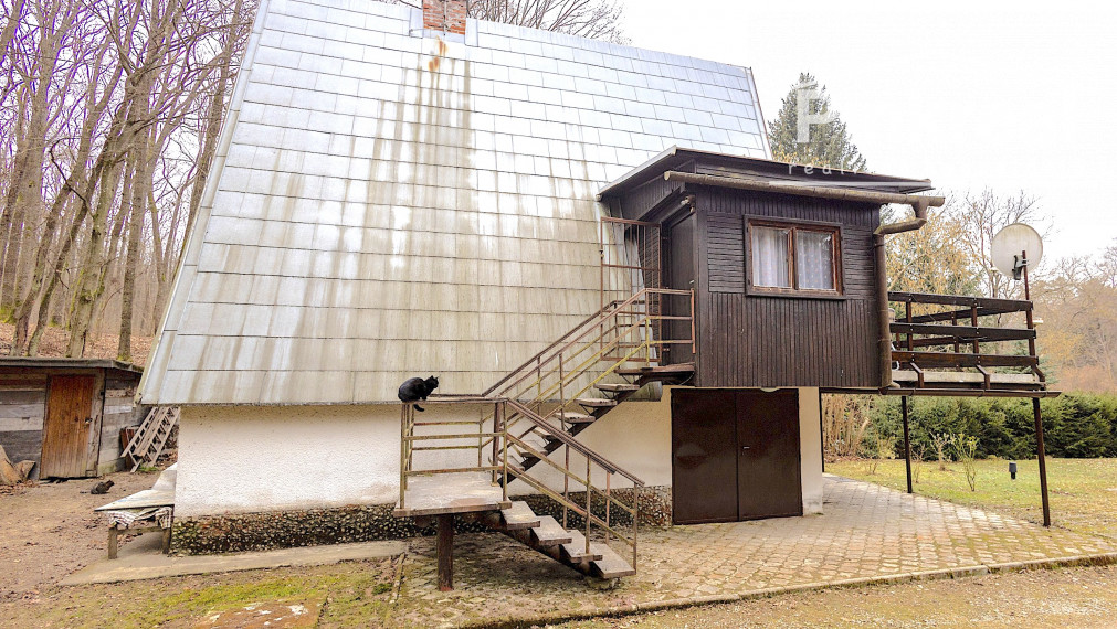 Chata, 3 podlažná, výborná a tichá lokalita pri Veľkej pláži