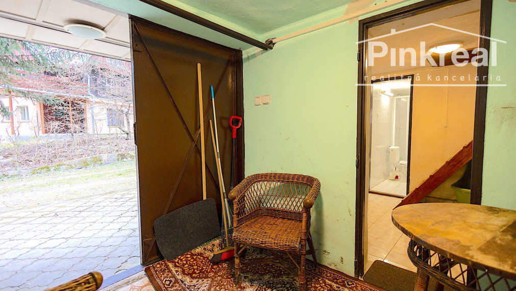 Chata, 3 podlažná, výborná a tichá lokalita pri Veľkej pláži