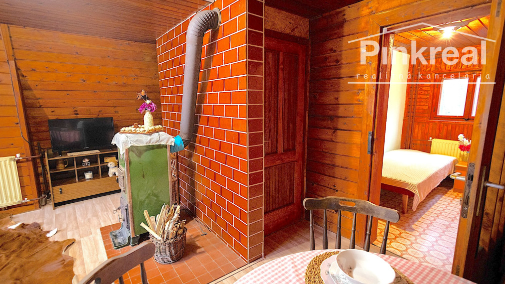 Chata, 3 podlažná, výborná a tichá lokalita pri Veľkej pláži