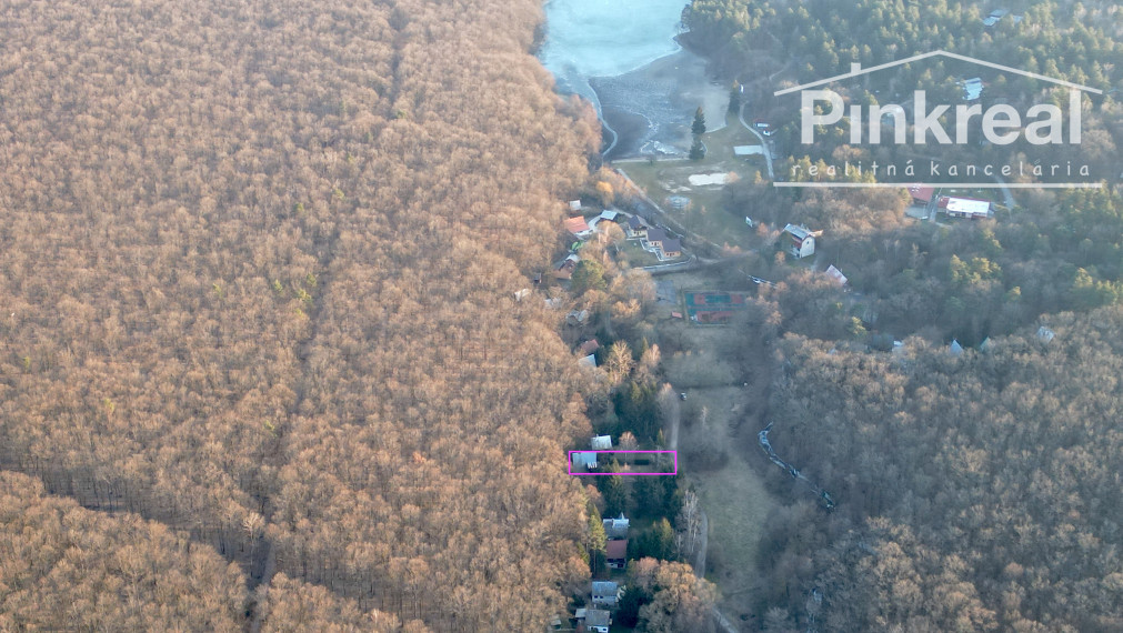 Chata, 3 podlažná, výborná a tichá lokalita pri Veľkej pláži