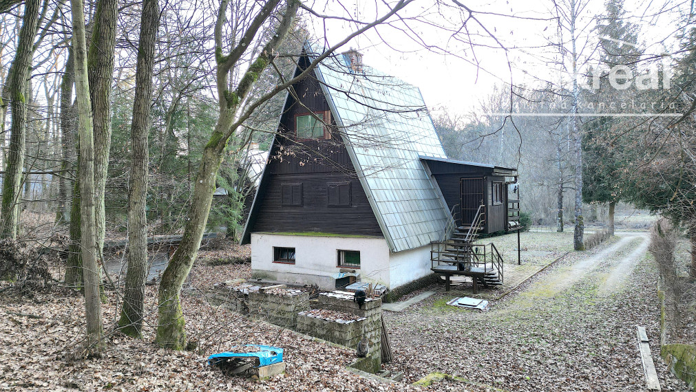 Chata, 3 podlažná, výborná a tichá lokalita pri Veľkej pláži