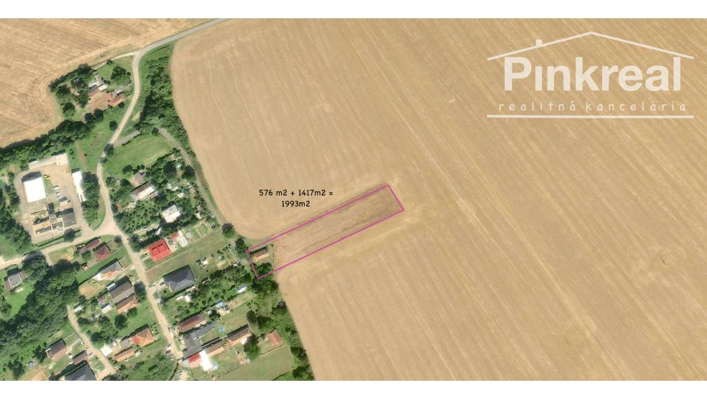 PINKREAL-na predaj, veľký, slnečný pozemok so starým domom