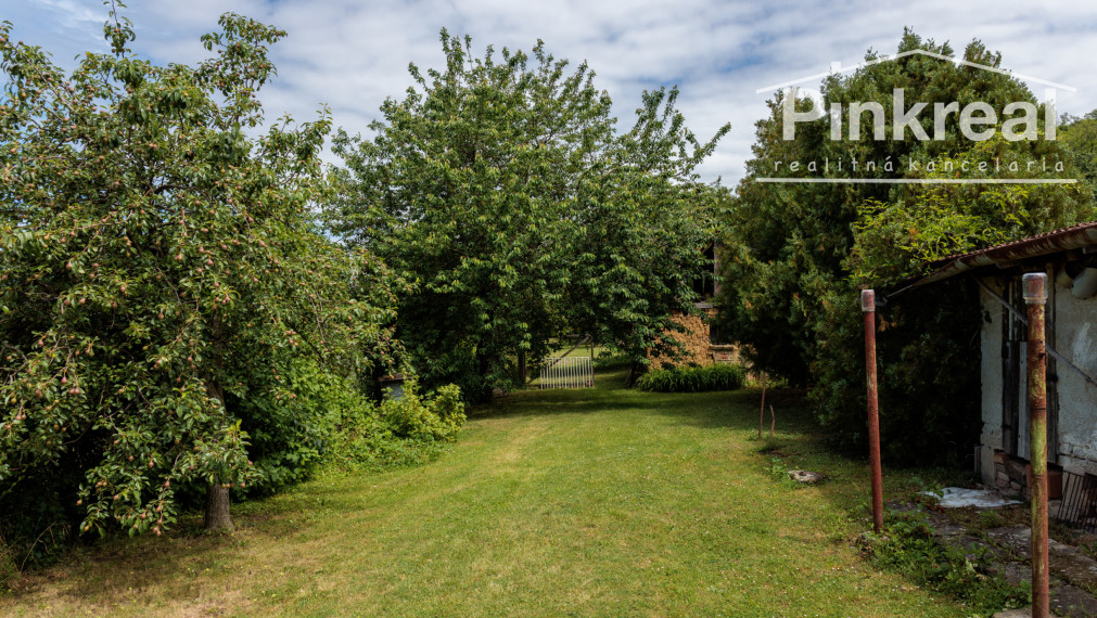 PINKREAL - RD Súlovce, 1 568 m² pri lese. Pokoj a príroda