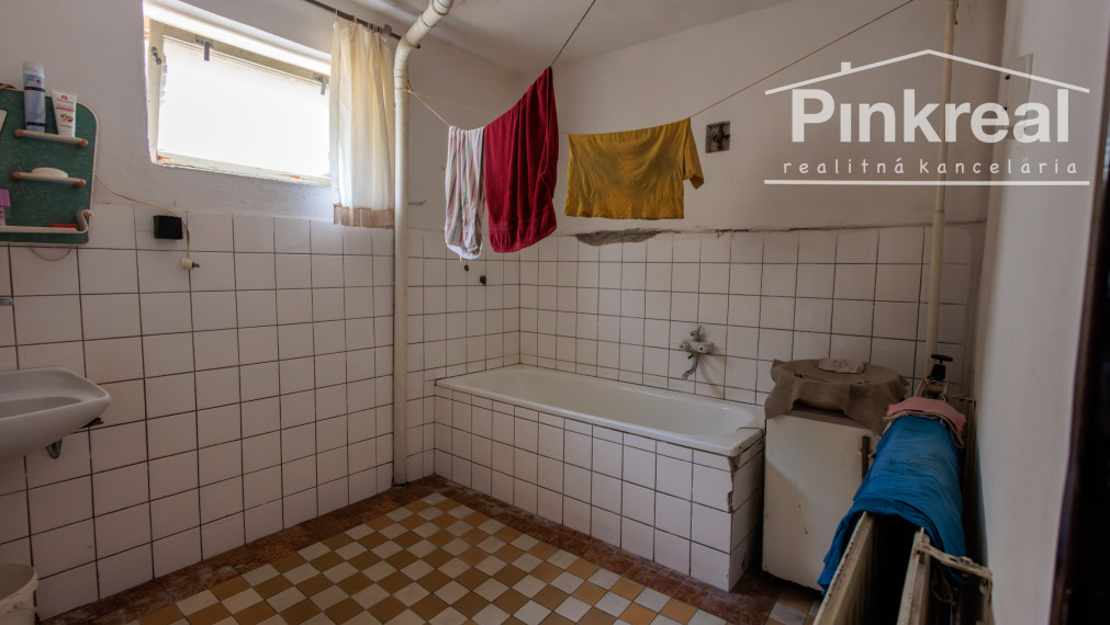 PINKREAL - RD Súlovce, 1 568 m² pri lese. Pokoj a príroda
