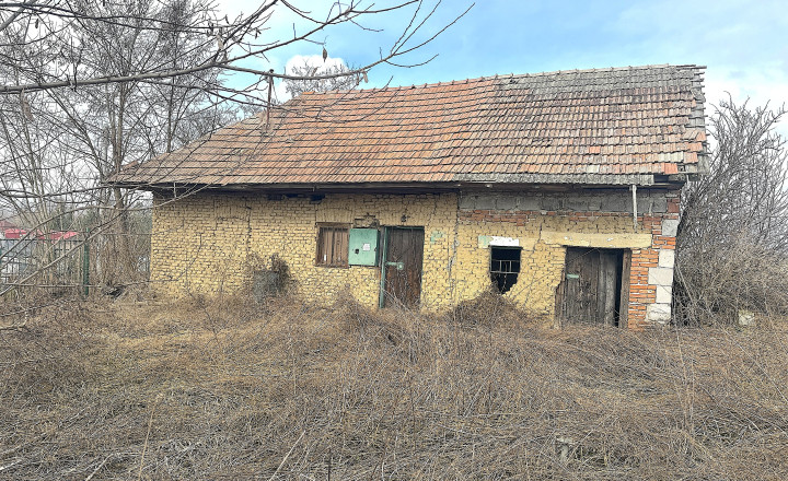 PINKREAL-na predaj, veľký, slnečný pozemok so starým domom - fotografia 4