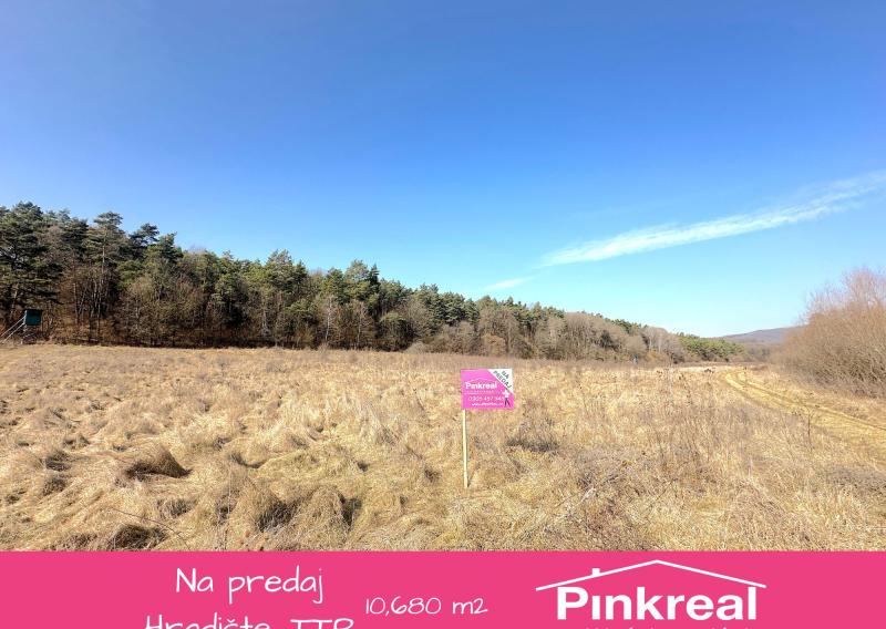 PINKREAL- Predaj rozľahlý, slnečný pozemok pri lese a potoku
